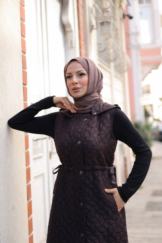 Şirin Kapüşonlu Kapitone Yelek Kahverengi - 7005 - 2