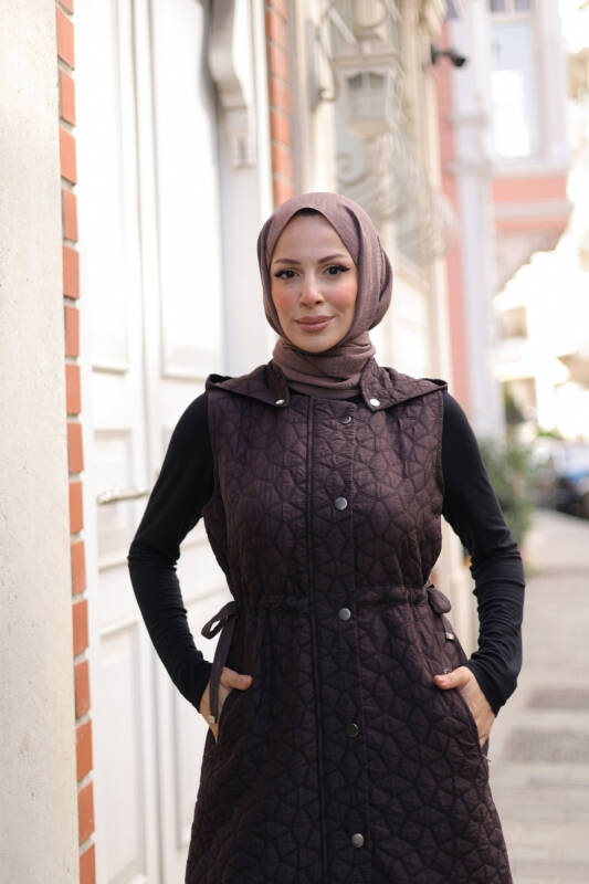 Şirin Kapüşonlu Kapitone Yelek Kahverengi - 7005 - 3